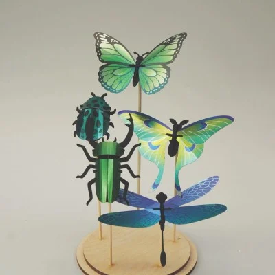 Ensemble insectes verts en papier à assembler Assembli - Maison James Close à Antibes