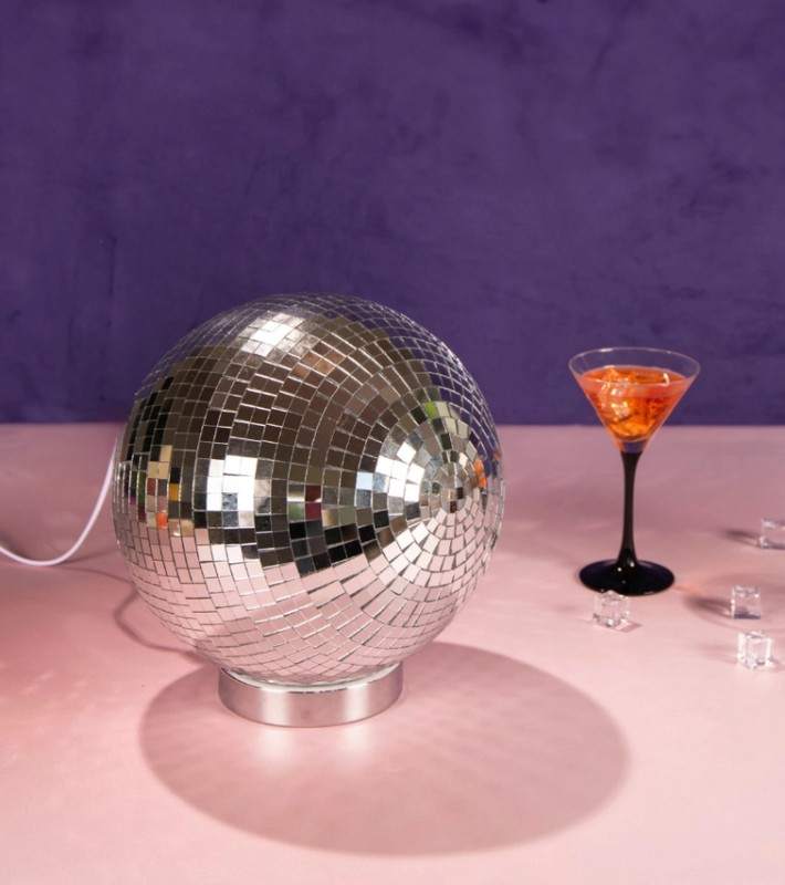 Lampe boule Disco - Maison James Close &agrave; Antibes